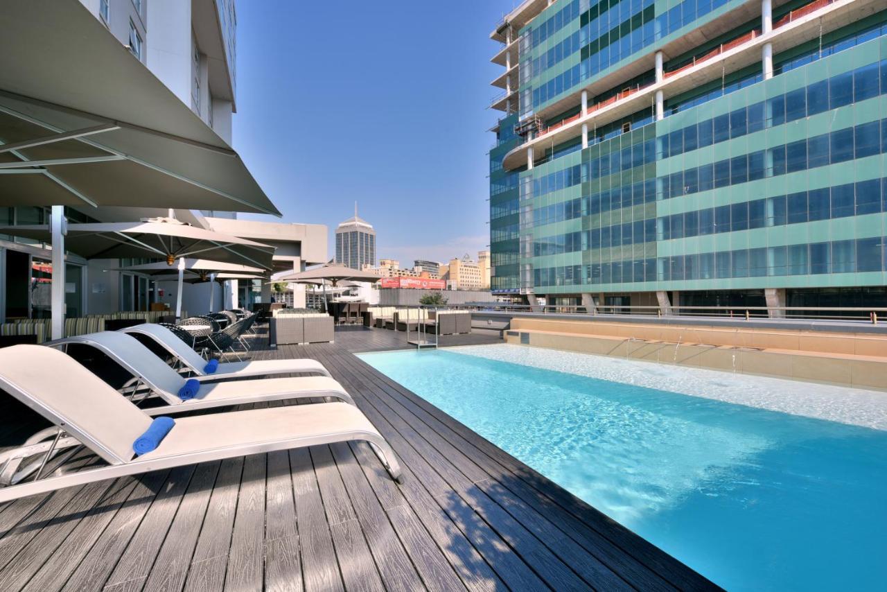 Radisson Blu Gautrain Hotel, Sandton Johannesburg Esterno foto