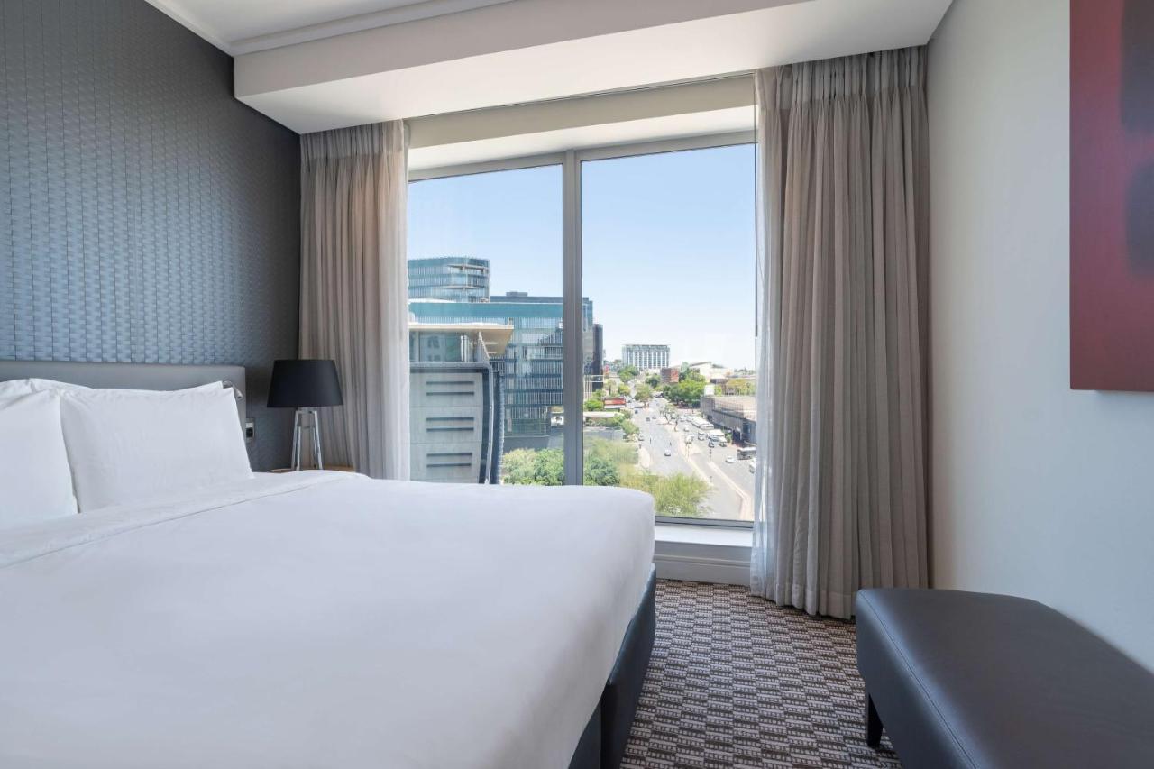 Radisson Blu Gautrain Hotel, Sandton Johannesburg Esterno foto