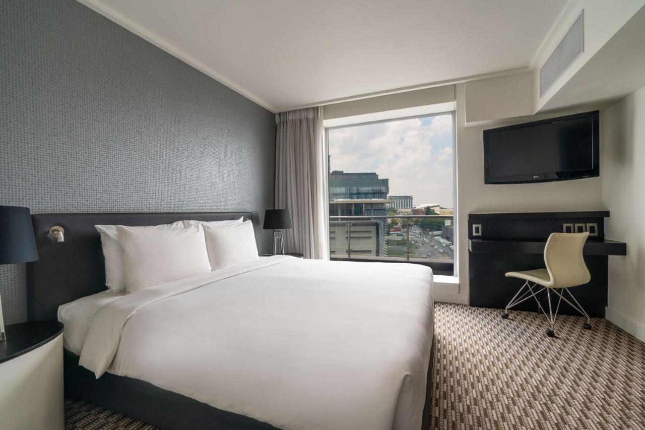 Radisson Blu Gautrain Hotel, Sandton Johannesburg Esterno foto