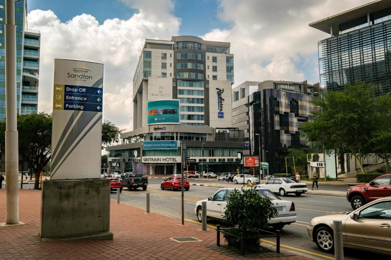 Radisson Blu Gautrain Hotel, Sandton Johannesburg Esterno foto